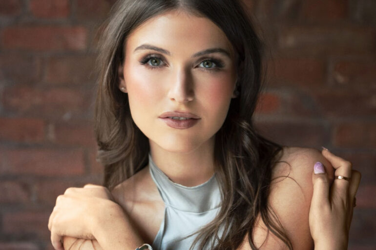 REGARD Magazine Elle Winter