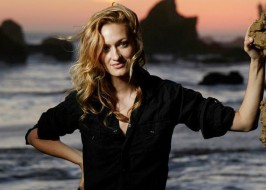 Regard-Magazine-Breeda-Wool-1